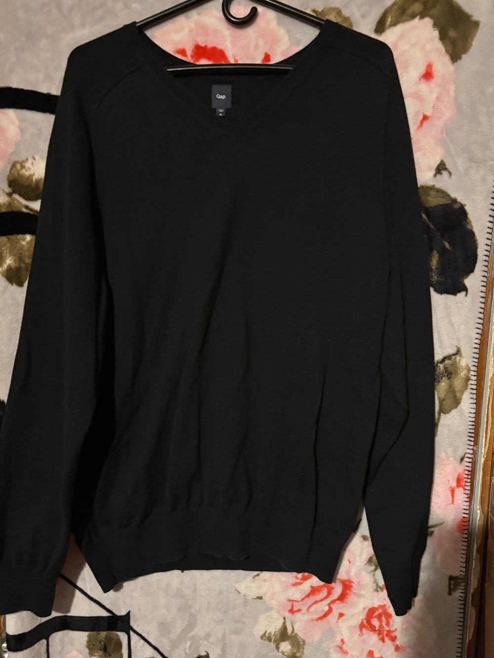 GAP Black Men's V-Neck Sweater
